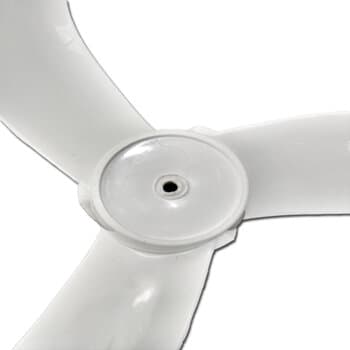 HELICE P/VENTILADOR DE 50CM ARGE 3PÁS BRANCA STYLO TWISTER F10,0MM P.REDONDA CENTRO FECHADO C/T.REBITE ROSCA INTERNA ESQUERDA S/T.TRASEIRA