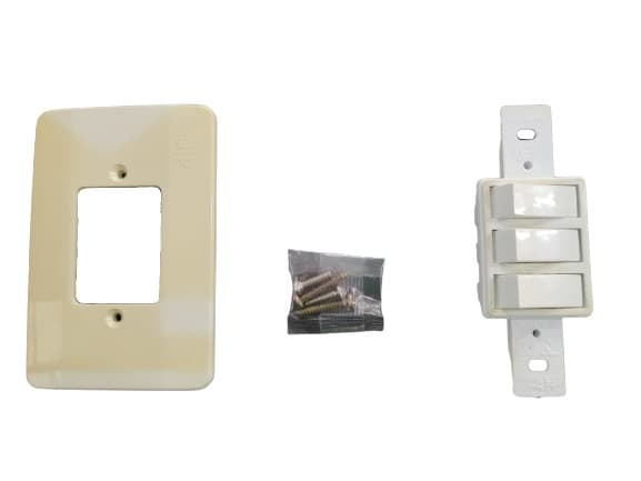 INTERRUPTOR ELéTRICO 3-TECLAS SIMPLES ESP4X2 - COR BRANCO 10A - * SALDÃO - ESTãO AMARELADAS * - foto 1 de 2